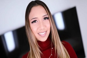 Kimora Quin – Beginner Attract Introduces Kimora Quin Sucking Cock, Getting Fucked and Swallowing a Sizzling Load of Cum