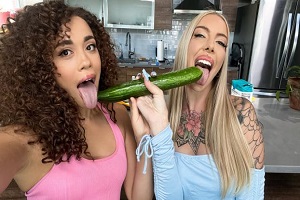 Willow Ryder & Cassidy Luxe – Baking With Babes