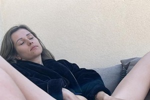 Josie Contemporary – Wake Up And Masturbate Josie On Sunny Morning Terrace Out of doors Jilling With Dildo