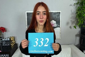 Little Chloe – The shy redhead from Venezuela threw away her disgrace and her garments – E332