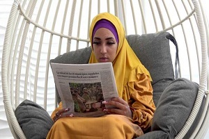 Luna Black X – Drained spouse in hijab will get sexual vitality