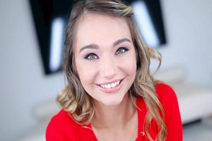Mia Kay – Newbie Attract Introduces Mia Kay Giving a Blowjob, Getting Fucked and Swallowing a Sizzling Load