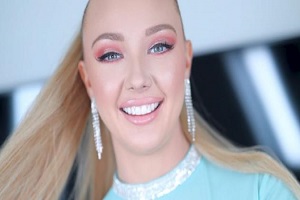 Paisley Porter – Beginner Attract Welcomes Paisley Porter, a Blonde-Blue Eyed Stunner that Loves Giving Head