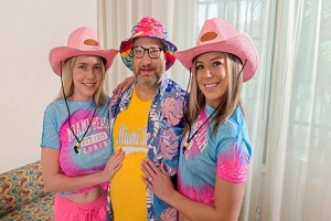Insurgent Rhyder & Lana Analise – Chubby Teddy from Chicago Wins a Double Blowjob from Attractive Blondes Besties