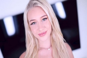 Skyler Storm – Novice Attract Welcomes Skyler Storm Attractive Blonde Loves Giving Blowjobs Fucking And Swallowing