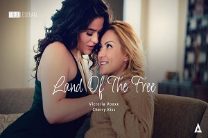 Victoria Voxxx & Cherry Kiss – Land Of The Free