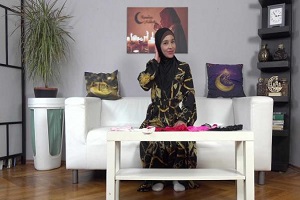 Rouss Black – She gave him a vogue present in underwear and hijab