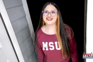 Kloe – 18yo MILF offers SUPER SPITTY Blowjob!!
