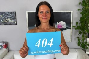Moly – Horny milf needed shoot her very first casting video – E404