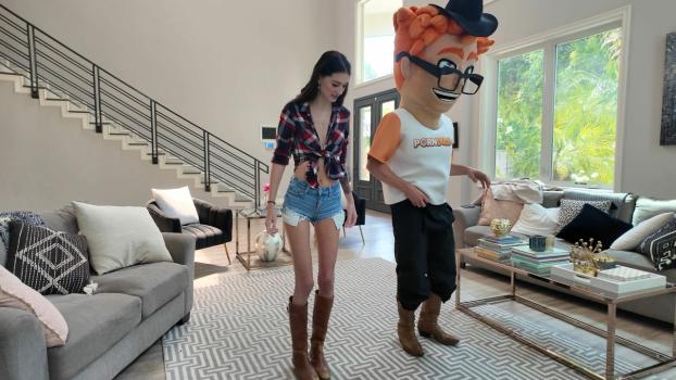 Sophie Tyler – Sophie Tyler Prepares Porn Dude for a Hoedown