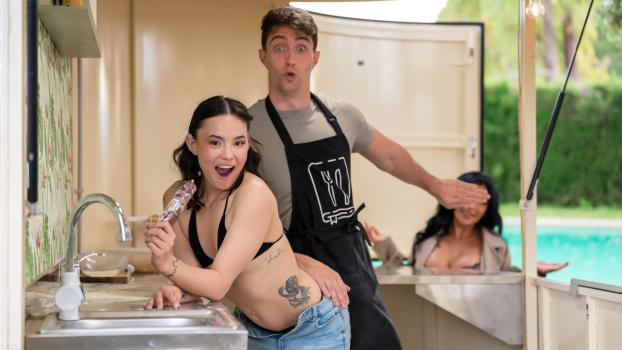 Mariana Martix & Lucy Mendez – Massive Tony’s Pepperoni