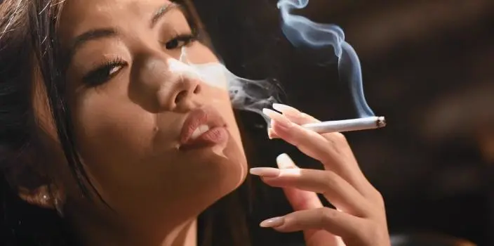 Dolly X – Smoking Hawt