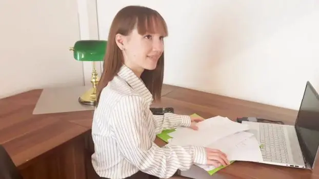 Kate – Kate, fucked in her workplace!