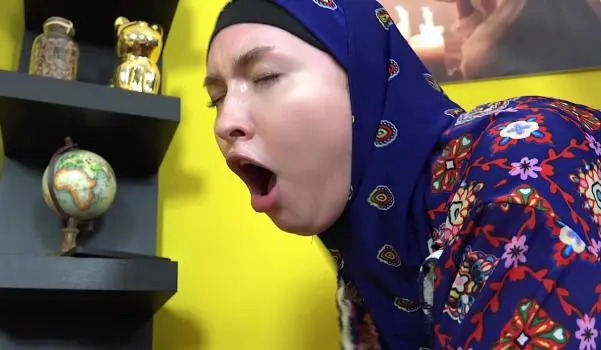 Noi Feja – Sexy man actually desires to fuck a girl in hijab
