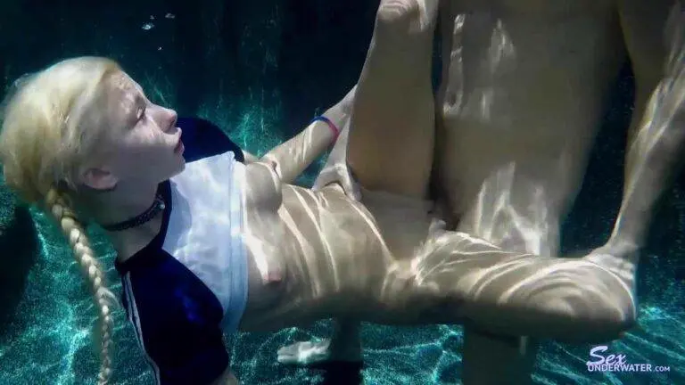 Kenzie Reeves Intercourse Beneath Water Quickie