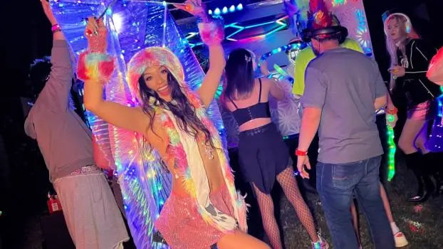 Lux La Fox – Silent Disco Celebration