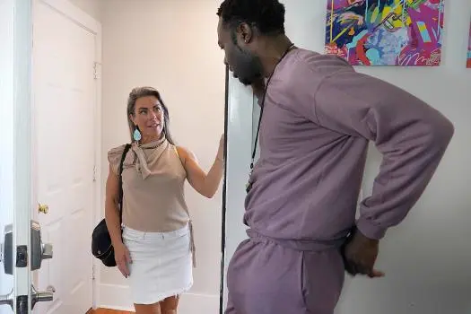 Athena West – Attractive Milf Athena West is prepared for that Thundercock in her ass