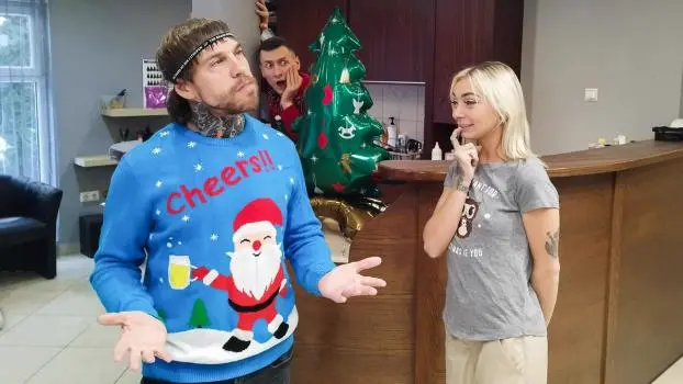 Chloe Temple – Boyfriend Catches Chloe Temple Dishonest On Christmas