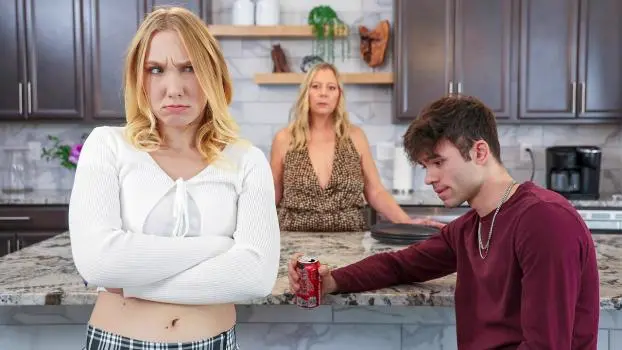 Mckenna Lynn – I Need Stepbros Massive Dick To Make Me Cry – S31:E2