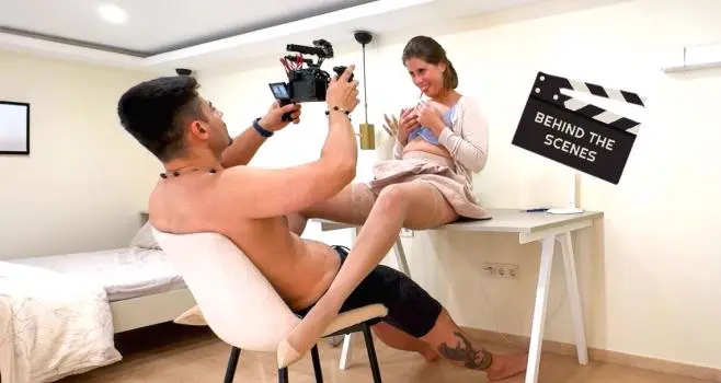 Girl Lyne – Distraction at work – BTS