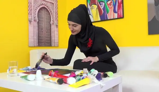Victoria Benz – Attractive babe in hijab swapped a brush for a dick