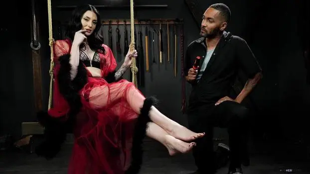 Charlotte Sins – In The Darkish Room