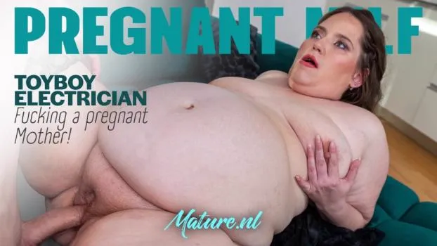 Mellisa – Pregnant MILF will get fucked by a younger Electrician!