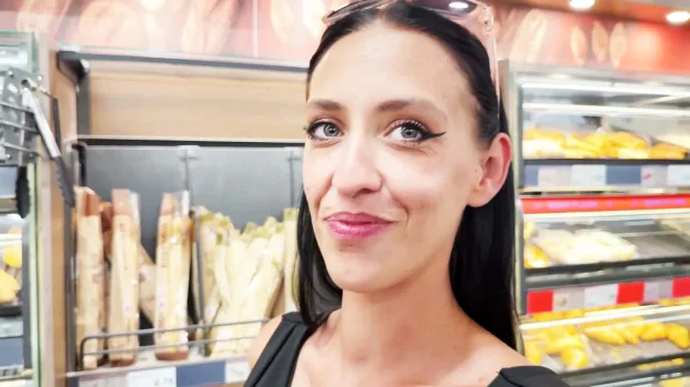 Louna – Louna, 28, goes purchasing… and buys two stallions!